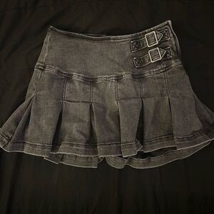 pleated denim skirt